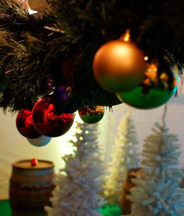 De helt rigtige juledekorationer giver en autentisk julestemning til din julefest. Få inspiration her. 