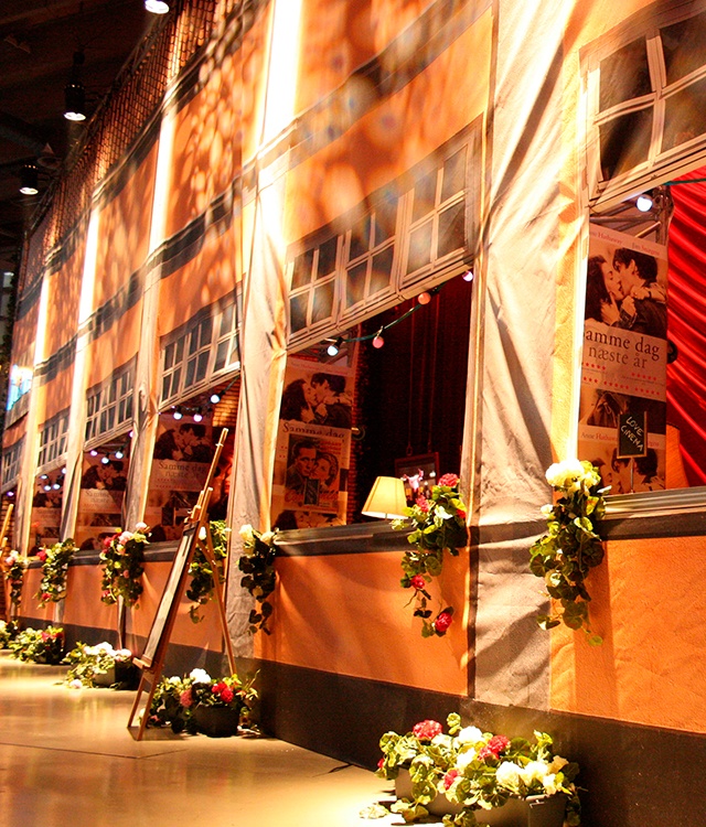 Til sydeuropæisk temafest har Rodkjær lavet en stor udgave af en café med sydeuropæisk islæt 