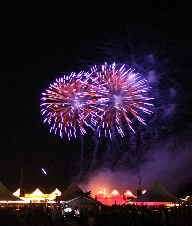 Fyrværkeri over Rodkjærs designede festivalevent med frihed og oplevelser. 