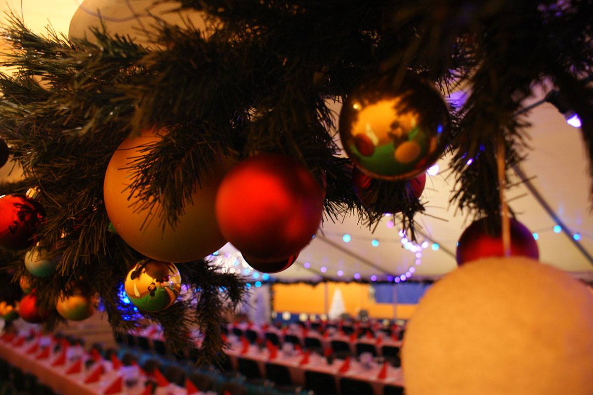 Julekugler er traditionel dansk juledekoration hos Rodkjær