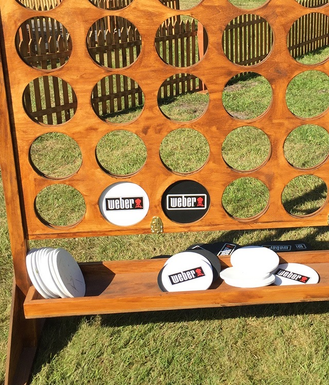 Fire på stribe festspil skabt lavet af Rodkjær. Her med Weberbrikker